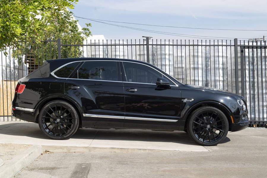  Bentley Bentayga on Forgiato Wheels (FLOW 001) 2019 года  (фото 3 из 3)